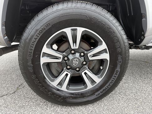 Used 2019 Toyota Tacoma TRD Sport RWD image 22
