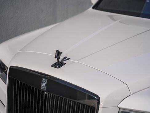 Used 2023 Rolls-Royce Cullinan Black Badge w/ Leather Finishing Pack image 17