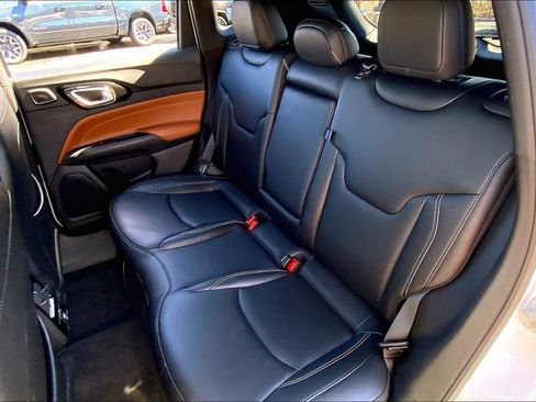 Used 2025 Jeep Compass Limited w/ Sun & Sound Group image 19