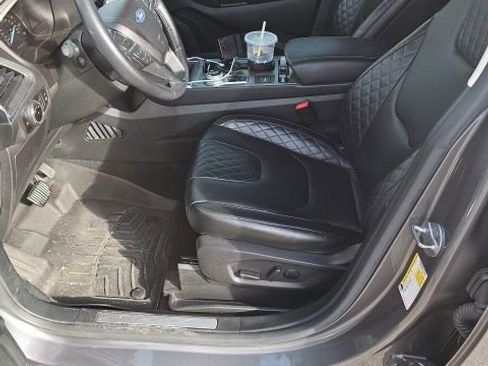 Certified 2023 Ford Edge Titanium image 5