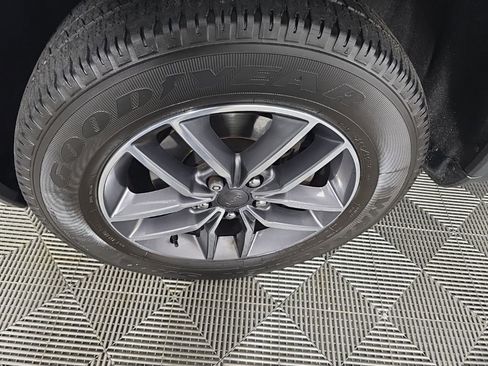 Used 2019 Jeep Grand Cherokee Limited image 10