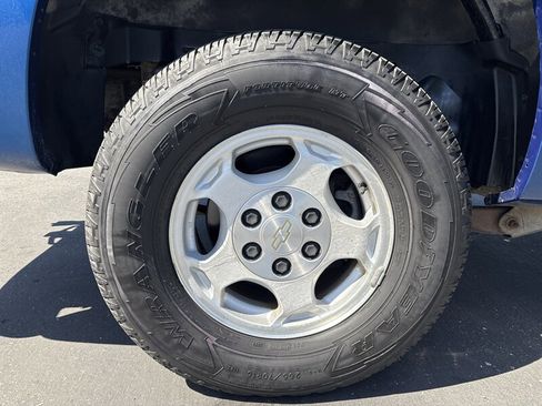 Used 2004 Chevrolet Avalanche 2WD image 17