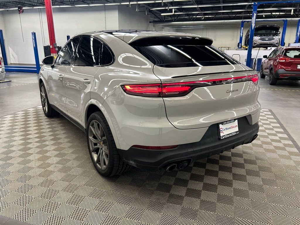 Used 2023 Porsche Cayenne Coupe AWD/4WD image 5