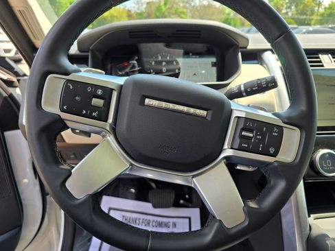 Used 2025 Land Rover Discovery S AWD/4WD image 18