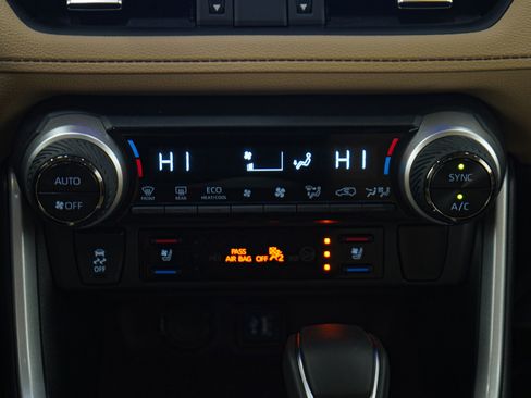 Used 2025 Toyota RAV4 Limited w/ Weather Package image 19