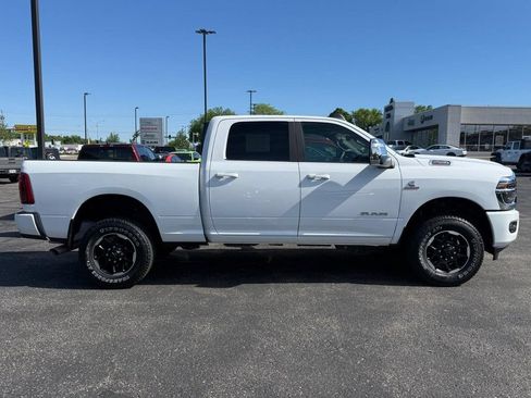 Used 2026 RAM 2500 Laramie AWD/4WD image 2
