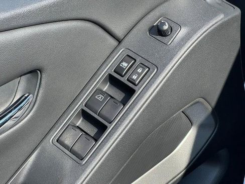 Certified 2025 Nissan Frontier SV RWD image 11