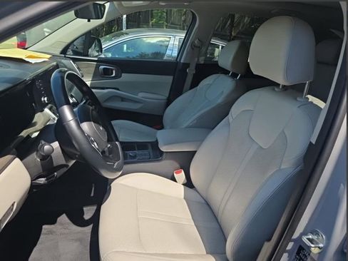 Used 2023 Kia Sorento S w/ Panoramic Sunroof Package AWD/4WD image 8