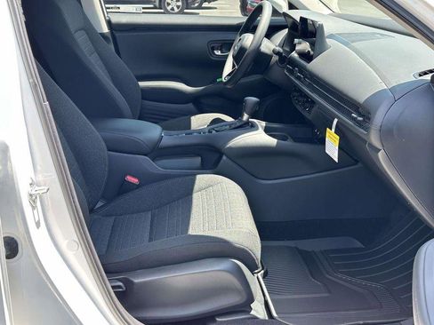 New 2026 Honda HR-V LX image 6
