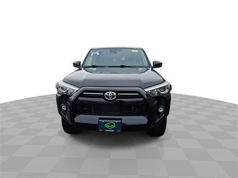 Used 2021 Toyota 4Runner SR5 Premium image 3