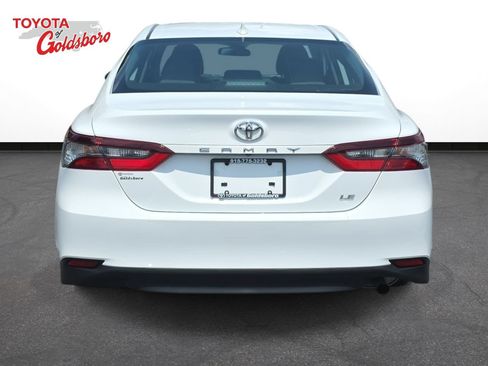 Used 2022 Toyota Camry LE FWD image 6