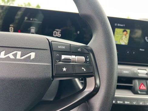 Certified 2025 Kia K4 FWD image 16