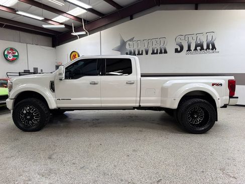 Used 2022 Ford F450 Limited w/ FX4 Off-Road Package AWD/4WD image 2
