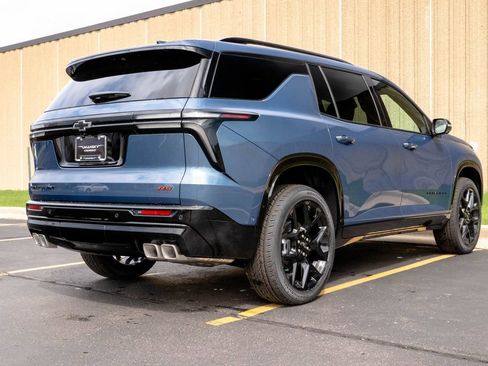 New 2026 Chevrolet Traverse RS w/ LPO, Floor Liner Package AWD/4WD image 9