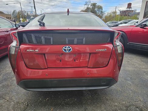 Used 2018 Toyota Prius Four image 4