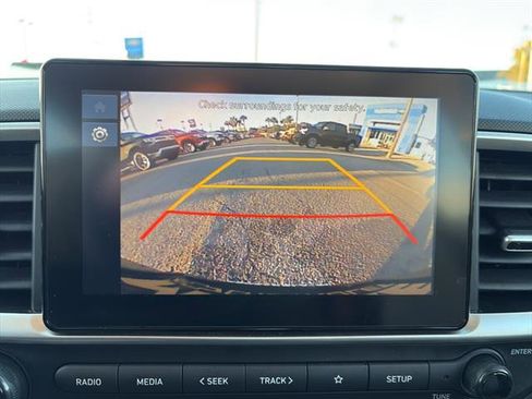Used 2025 Hyundai Venue SEL FWD image 20