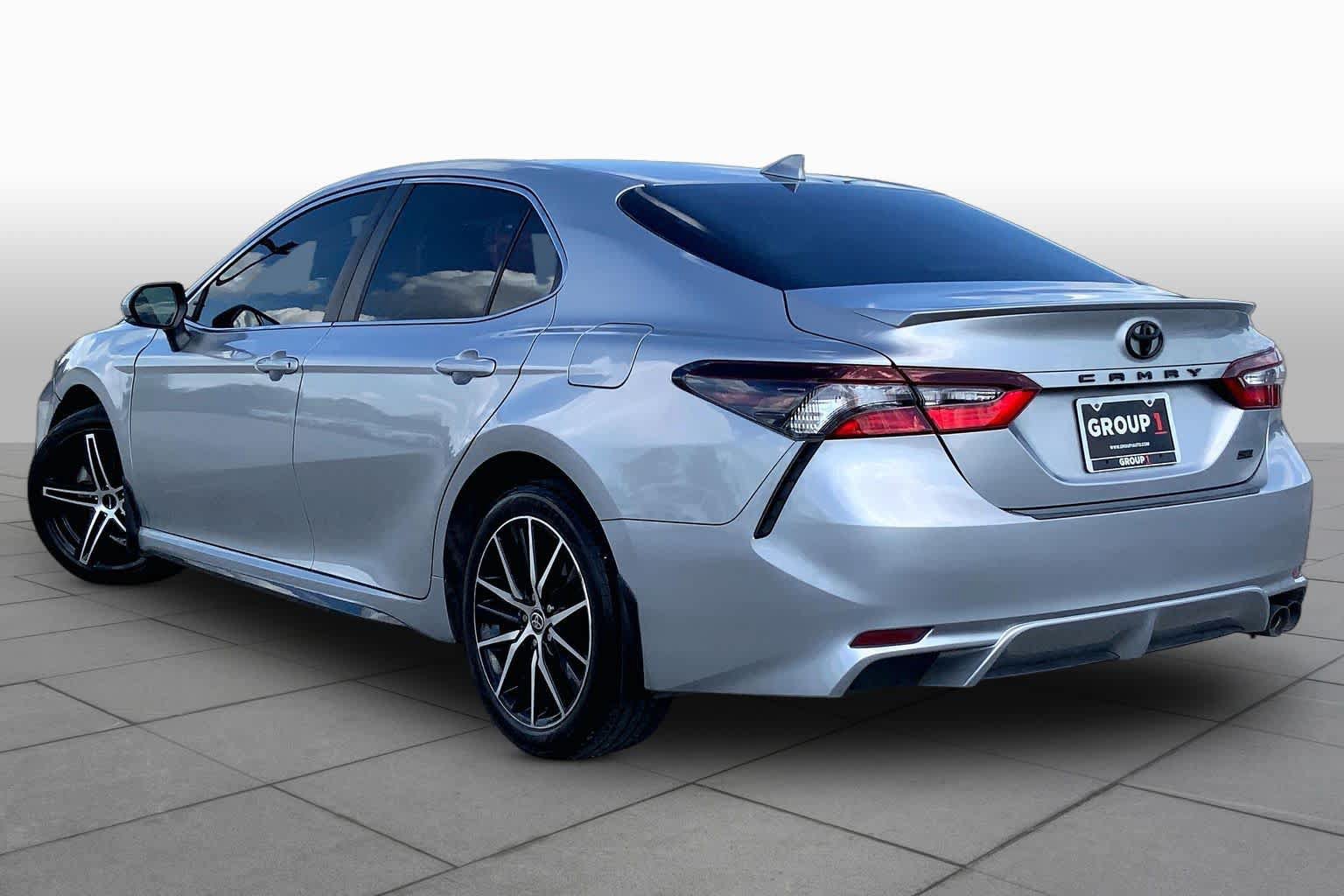 Used 2024 Toyota Camry SE FWD image 12