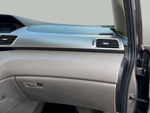 Used 2016 Honda Odyssey EX-L image 18