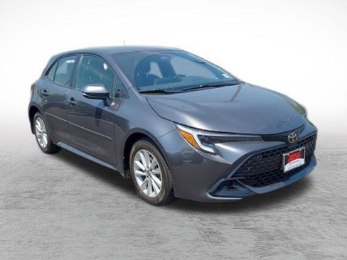 Used 2025 Toyota Corolla SE FWD image 3