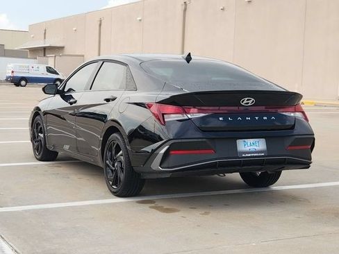 Used 2026 Hyundai Elantra Sport FWD image 7