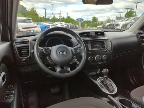 Used 2018 Kia Soul FWD image 33