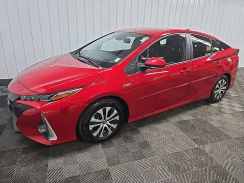 Used 2021 Toyota Prius Prime Limited FWD image 6