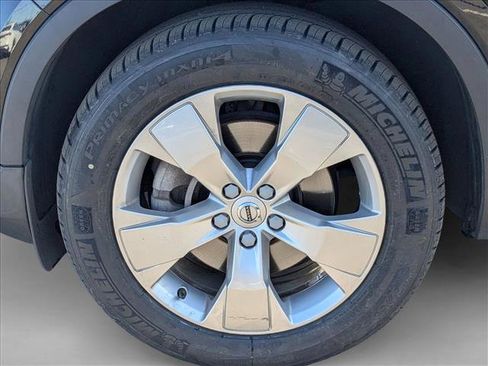 Used 2020 Volvo XC40 T4 Momentum image 21
