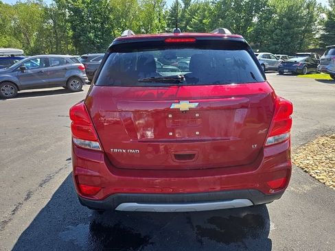 Used 2018 Chevrolet Trax LT w/ LT Convenience Package AWD/4WD image 5
