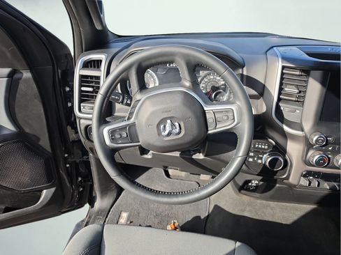 Used 2022 RAM 1500 Big Horn AWD/4WD image 11