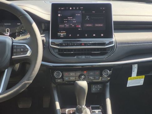 New 2026 Jeep Compass Limited image 17