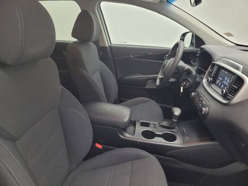 Used 2019 Kia Sorento LX FWD image 21