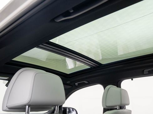 Used 2025 BMW X5 M60i image 18