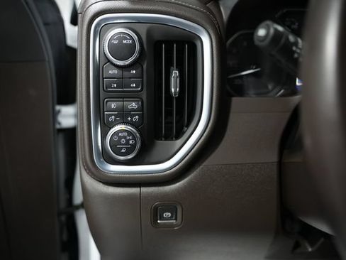 Used 2022 GMC Sierra 1500 SLT w/ SLT Premium Plus Package AWD/4WD image 13