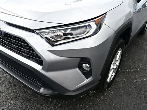 Used 2021 Toyota RAV4 XLE w/ Convenience Package AWD/4WD image 11