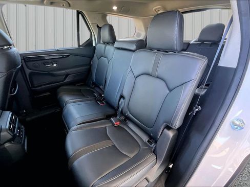 Used 2025 Honda Pilot Touring image 19