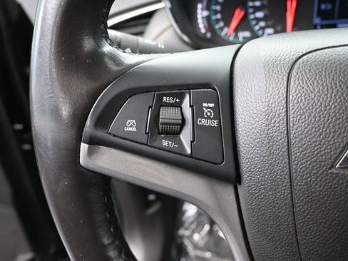 Used 2020 Chevrolet Trax LT w/ LT Convenience Package AWD/4WD image 26