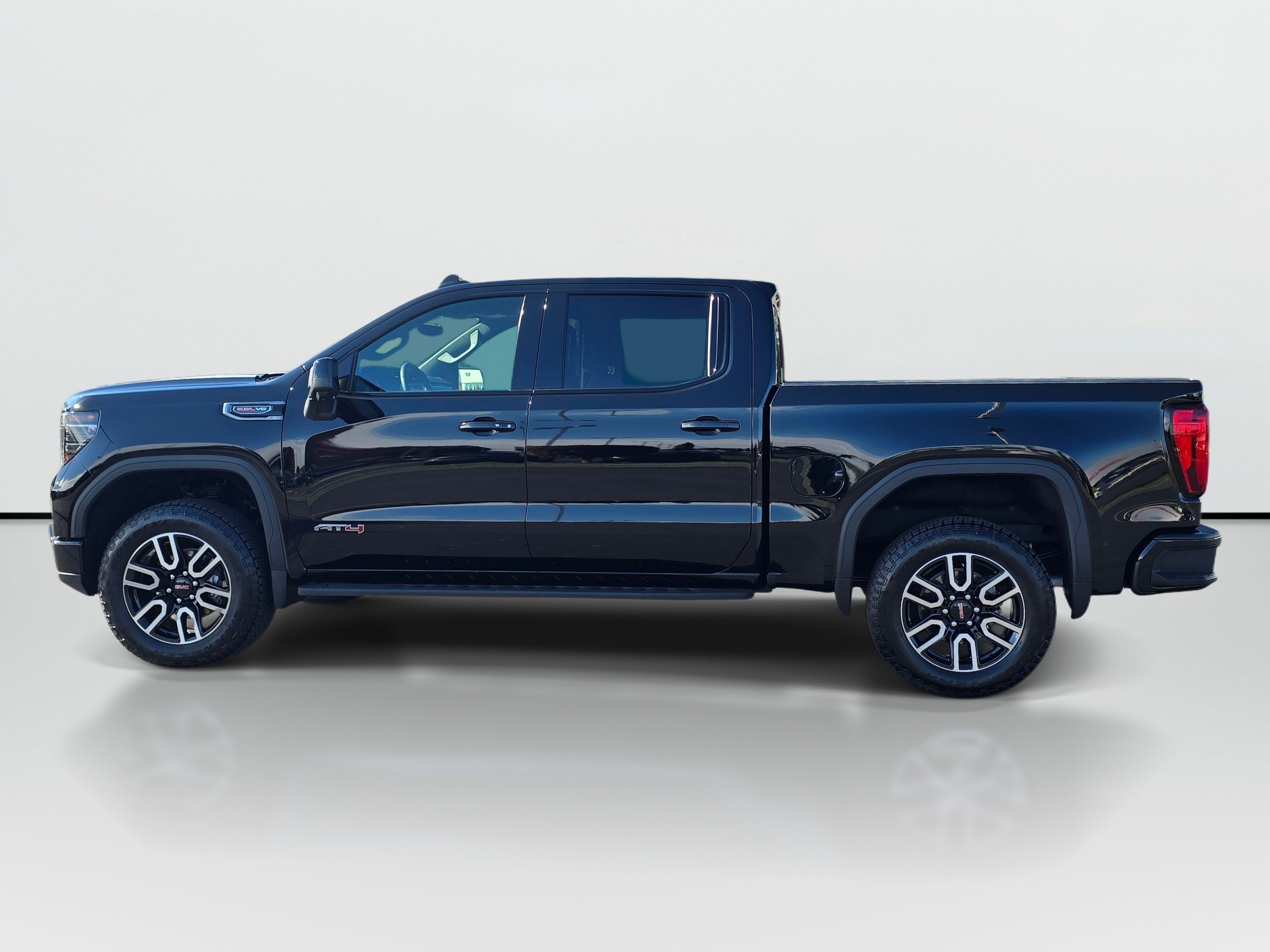 Used 2026 GMC Sierra 1500 AT4 w/ AT4 Premium Package AWD/4WD image 2