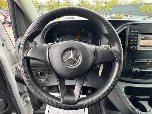 Used 2020 Mercedes-Benz Metris image 17