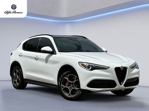Used 2023 Alfa Romeo Stelvio Sprint RWD image 1