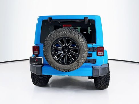 Used 2017 Jeep Wrangler Unlimited Sahara w/ Connectivity Group AWD/4WD image 7