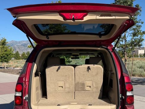 Used 2006 Ford Explorer XLT AWD/4WD image 8