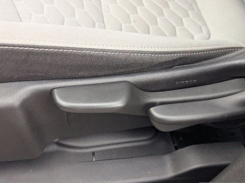 Used 2020 Chevrolet Equinox LS FWD image 24