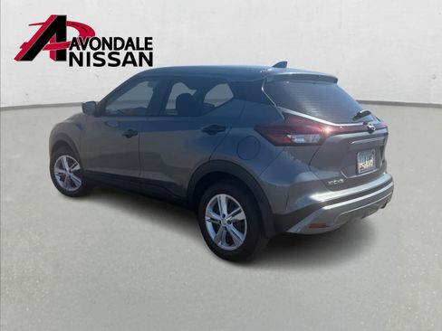 Used 2025 Nissan Kicks Play S image 3