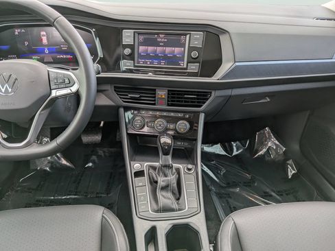 Certified 2024 Volkswagen Jetta SE FWD image 14