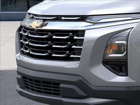New 2026 Chevrolet Equinox LT w/ Safety and Technology Package FWD image 13