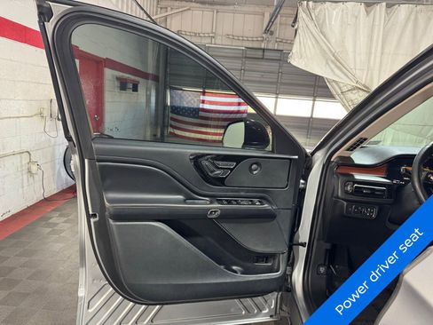 Used 2021 Lincoln Aviator Reserve w/ Elements Package Plus image 9