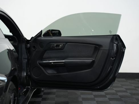 Used 2019 Ford Mustang Shelby GT350 w/ Technology Package image 28