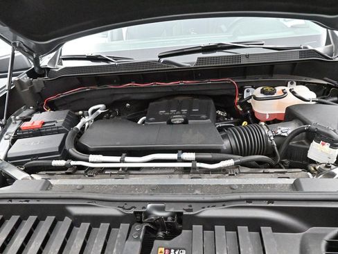 Used 2025 Chevrolet Silverado 1500 LT AWD/4WD image 37