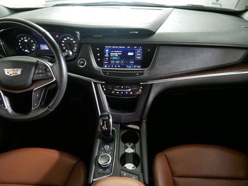 Used 2023 Cadillac XT5 Premium Luxury w/ Technology Package AWD/4WD image 10