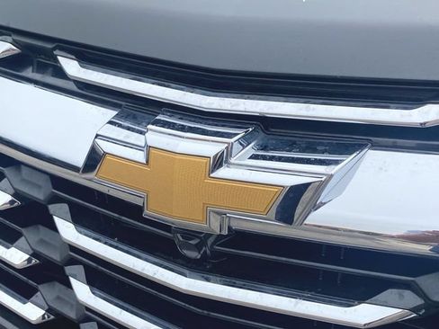 Used 2025 Chevrolet Equinox LT FWD image 30
